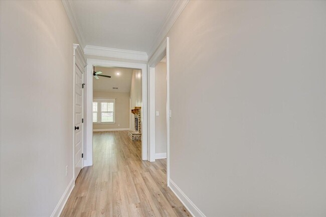 Building Photo - 136 Tanager Ln