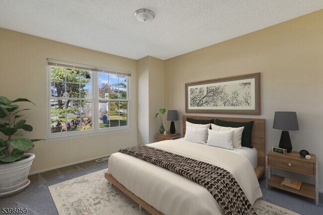 Building Photo - 604 Brokaw Ct