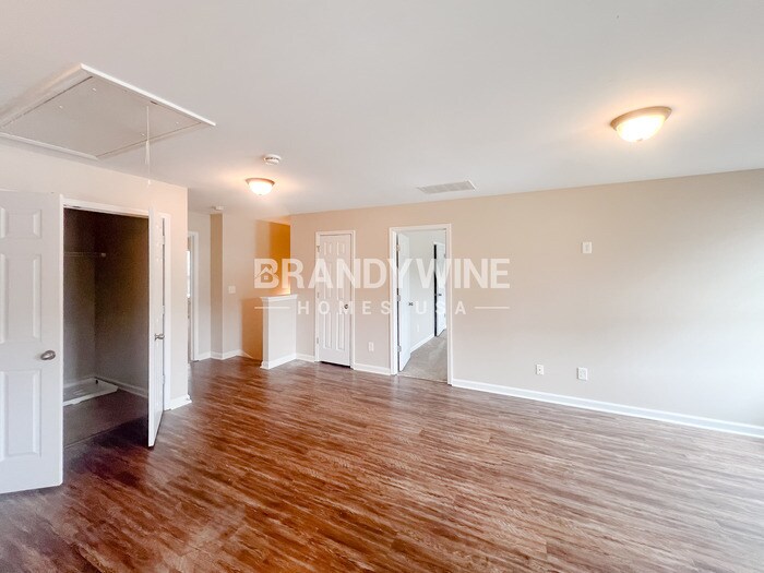 Building Photo - 355 Mary Dr