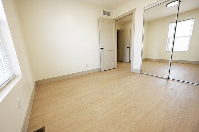 Building Photo - 154 Brushwood Dr