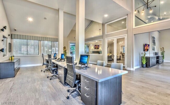 Building Photo - 3060 Casey Dr