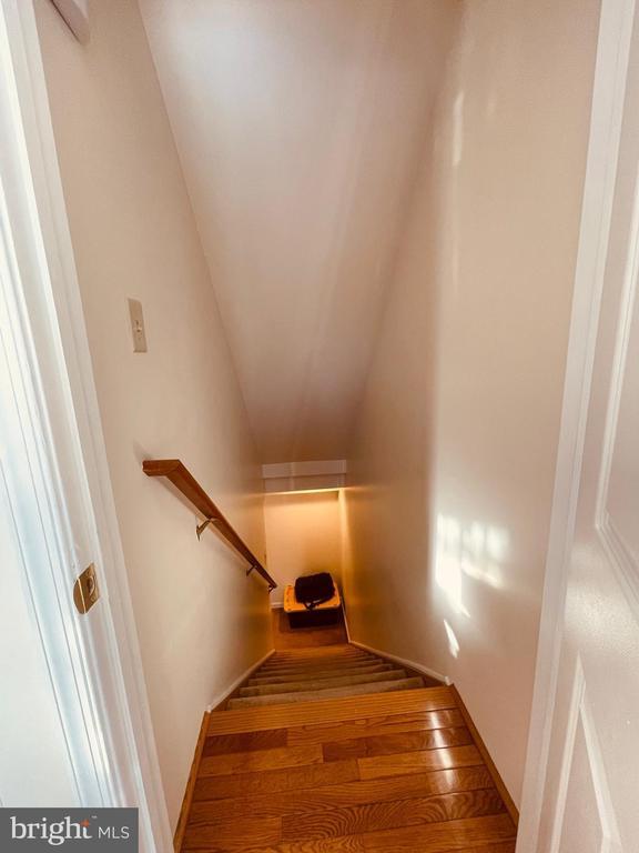 Building Photo - 404 Navaho Dr