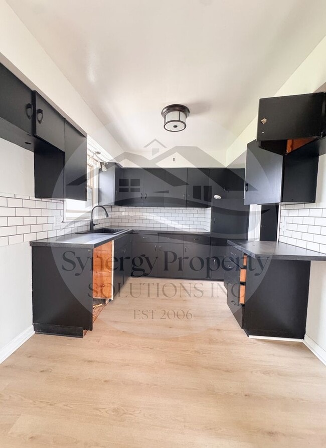 Building Photo - AVAILABLE 3/17/2026