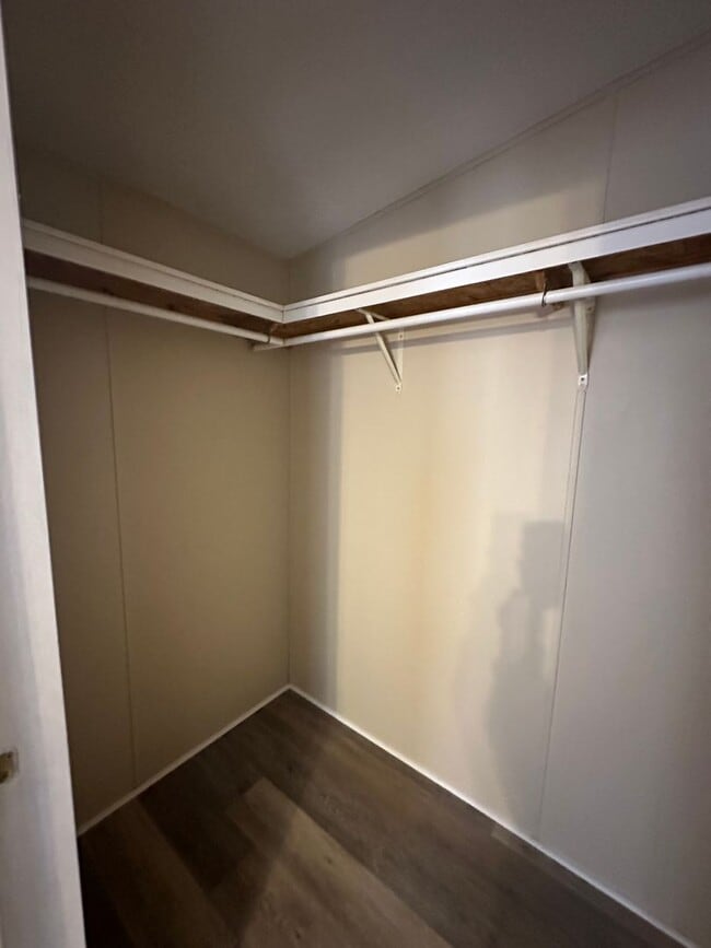 Building Photo - 3 Bed 2 Bath Waterfront Property - Under Renovations