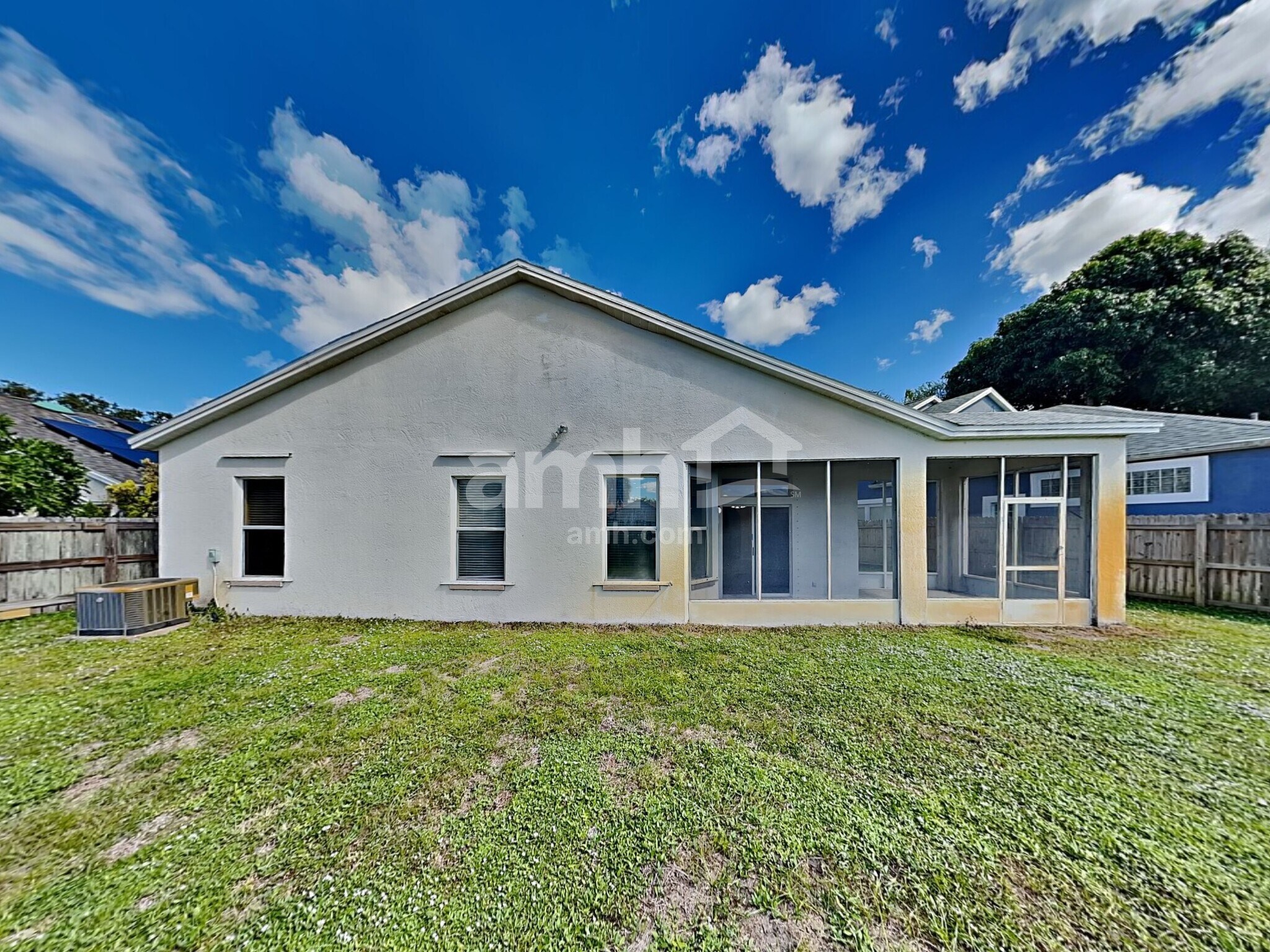 Building Photo - 2462 St Johns Ln