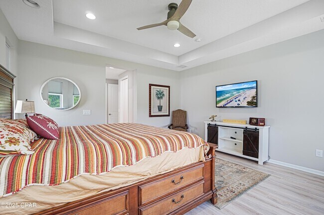 Building Photo - 9431 Paradise Dr