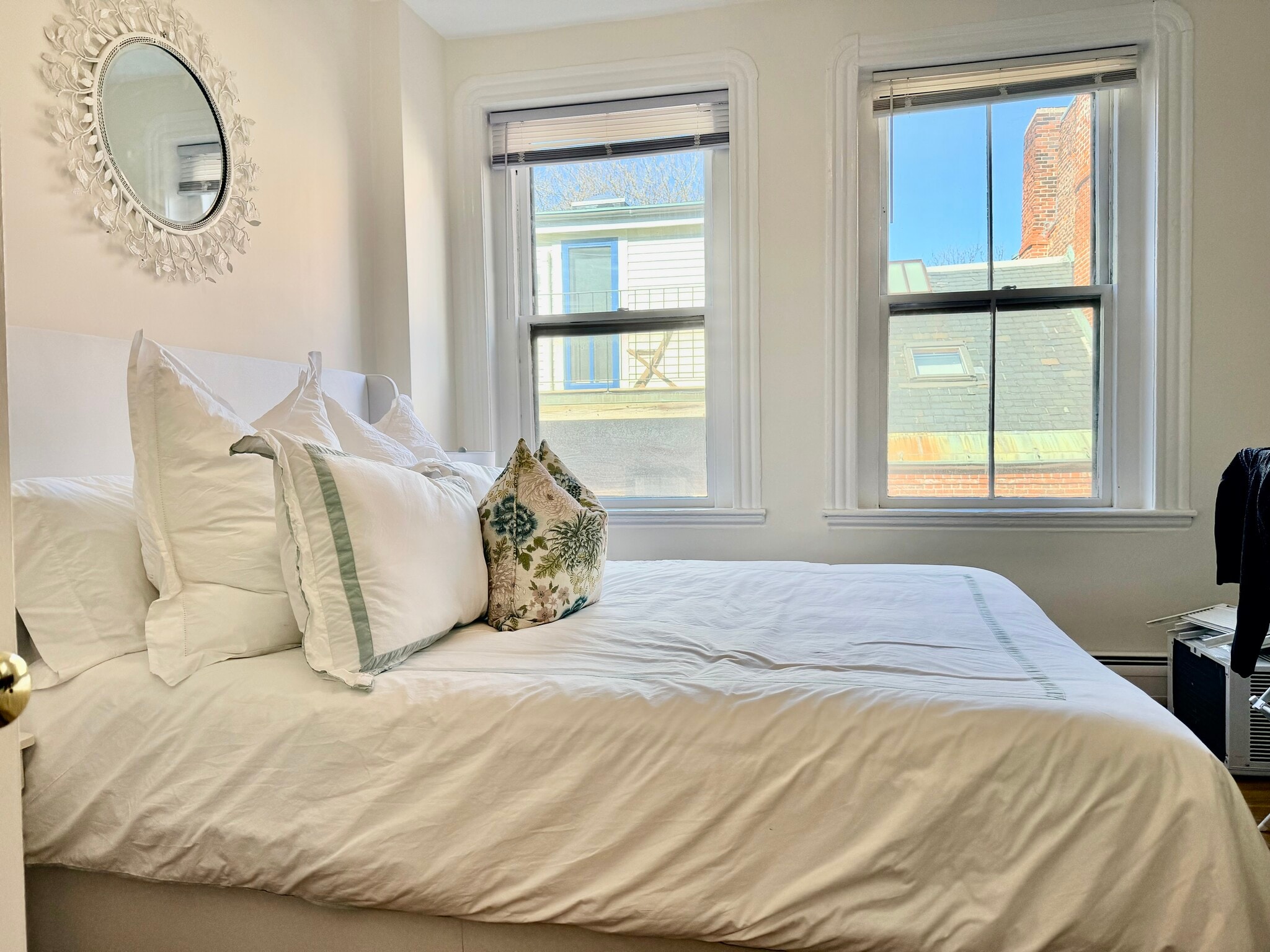 Building Photo - 17 Irving St