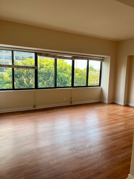 Building Photo - 10445 Wilshire Blvd