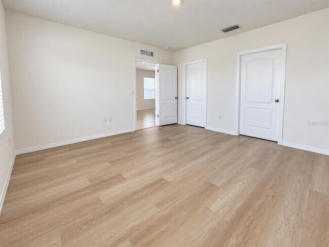 Building Photo - 1713 Southfork Dr
