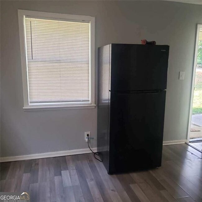 Building Photo - 5253 Brookdale Dr