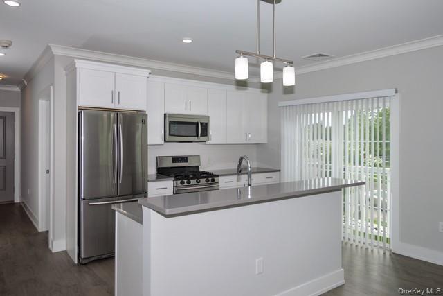 Building Photo - 75 Circle Dr