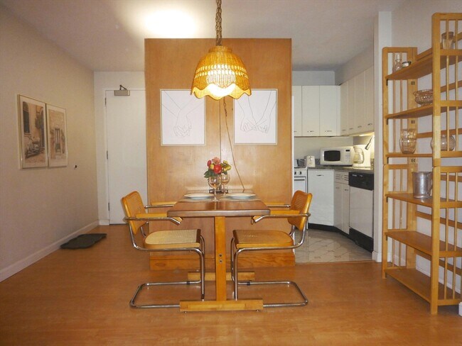 Building Photo - 29 Concord Ave