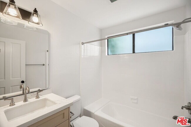 Building Photo - 2952 Bottlebrush Dr