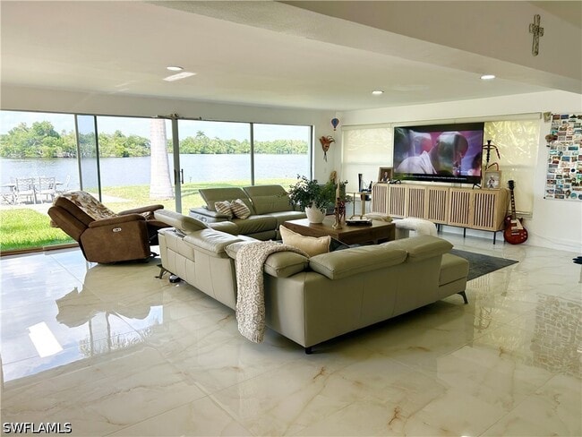 Building Photo - 337 Shore Dr