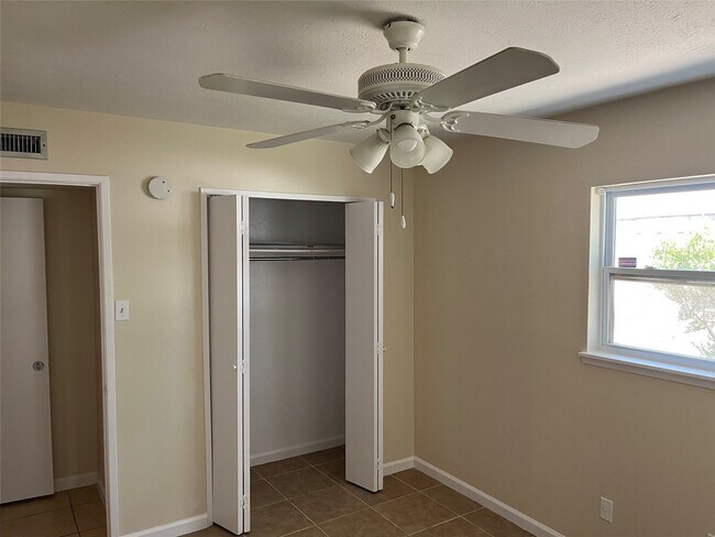 Building Photo - 6906 Gettysburg Dr