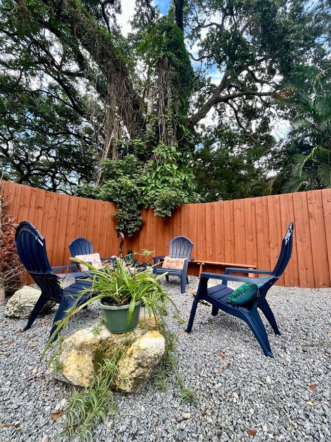 Fire pit area - 1208 E Hamilton Ave