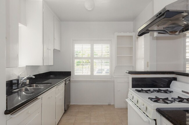 Building Photo - 2605 28th St