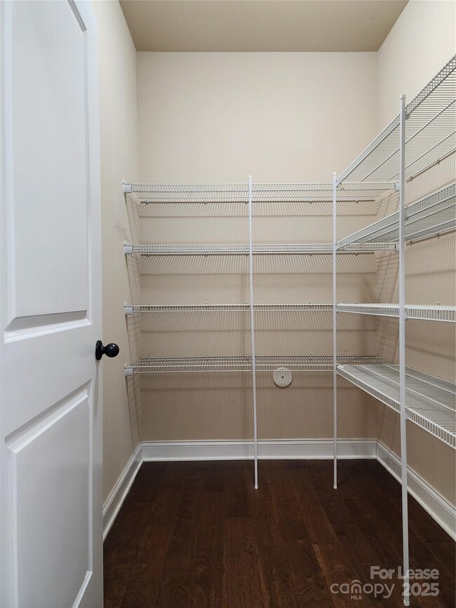 Building Photo - 1425 Skygrove Pl NW