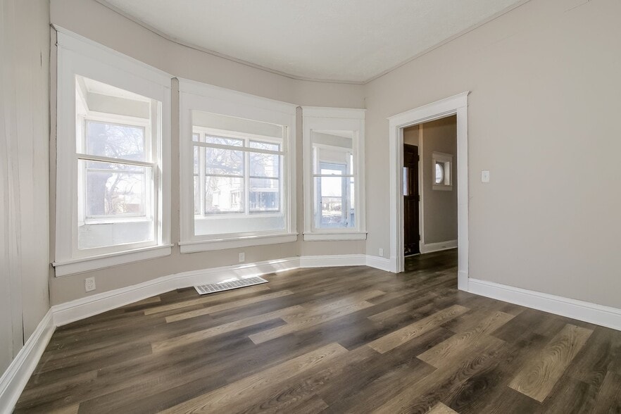 Building Photo - 2049 Florence Blvd