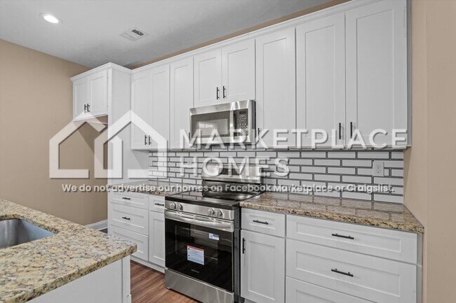 Building Photo - 108 James St