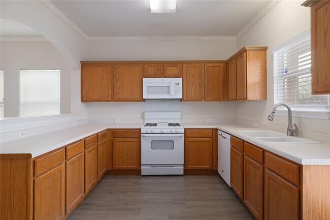 Building Photo - 1740 Amberwood Loop