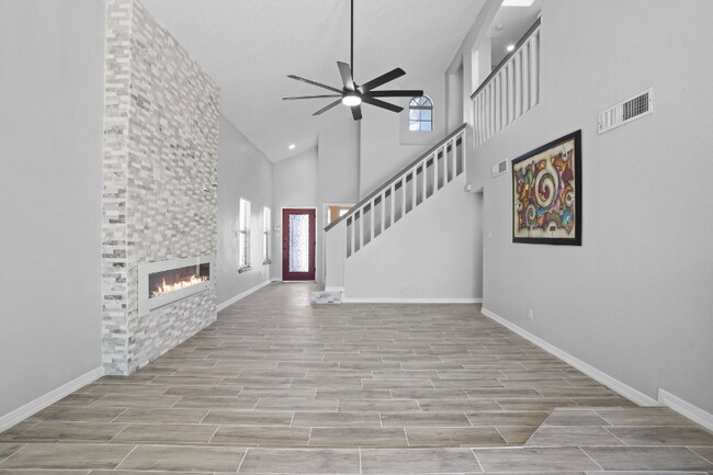 Building Photo - 14032 Tierra Vergel Dr