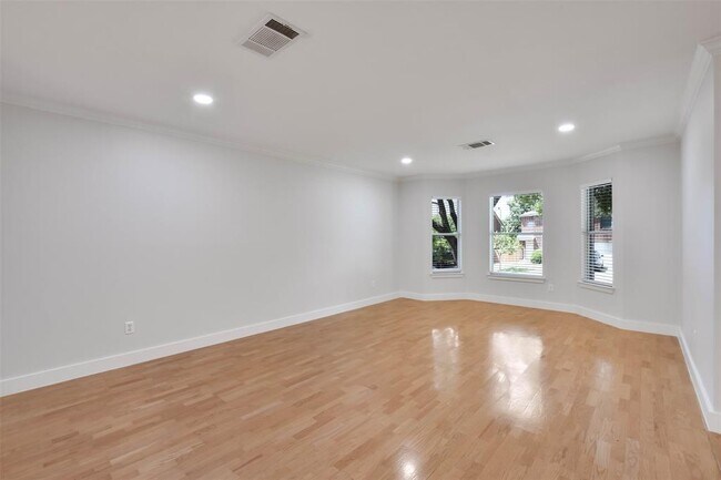 Building Photo - 10903 Claywood Dr