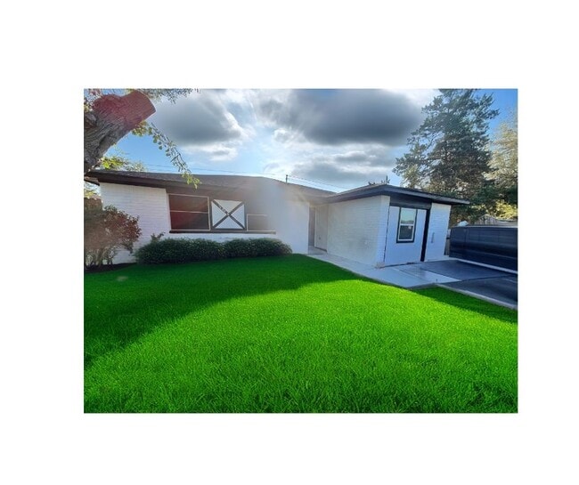 Building Photo - 12811 Murr Way