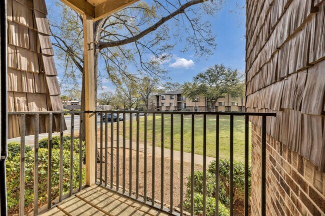 Building Photo - bg0807