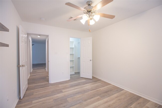 Building Photo - 5413 Kiam St