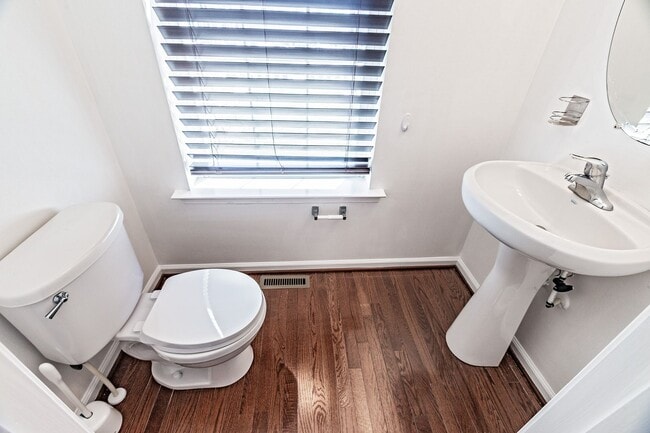 Building Photo - Claymont - 3 bedroom townhome in Darley Green