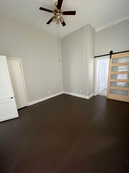 Building Photo - 911 N 9th St Rd