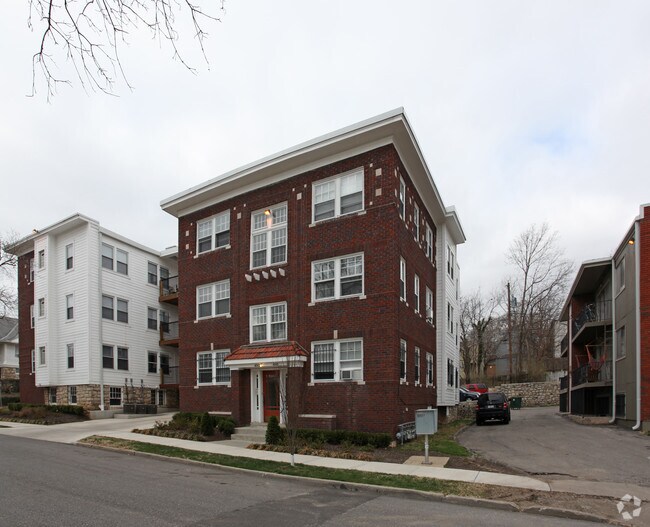 Building Photo - 4040-4042 Locust St