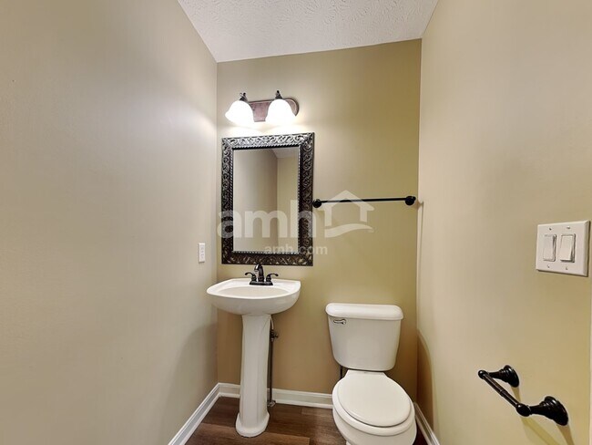 Building Photo - 1255 Arkansas Dr