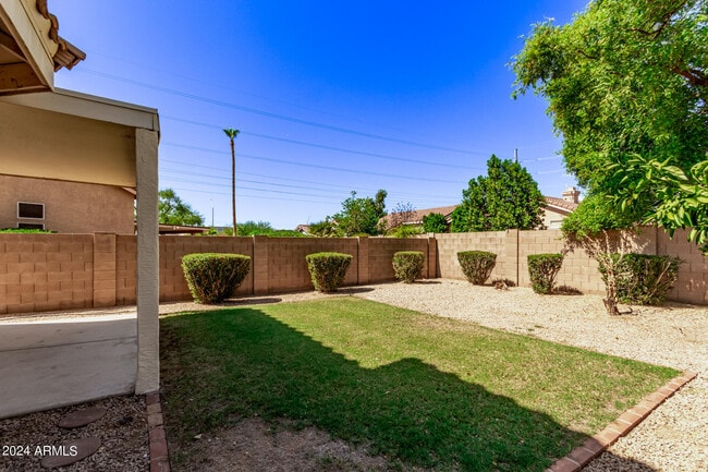 Building Photo - 3224 E Escuda Rd
