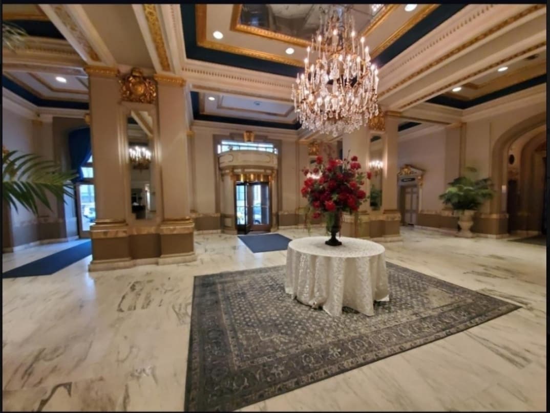 The GRANDE Lobby - 1 E Chase St