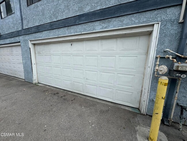 Building Photo - 14520 Plummer St