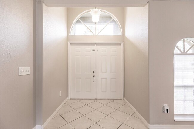 Building Photo - "Charming 3-Bedroom Home with 2 Full Baths and Spacious 2537 Sq Ft in North Port, FL!"