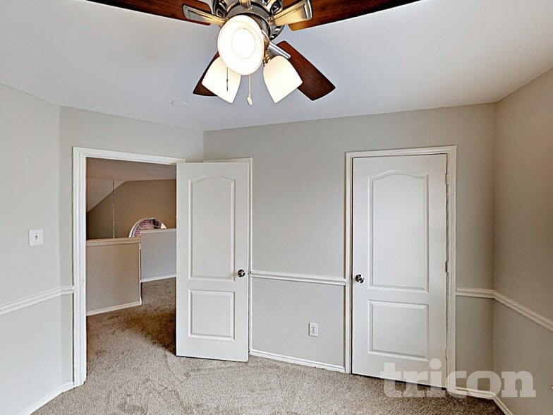 Building Photo - 1028 Glencrest Dr