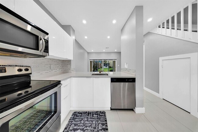 Building Photo - 358 SW 122nd Ave