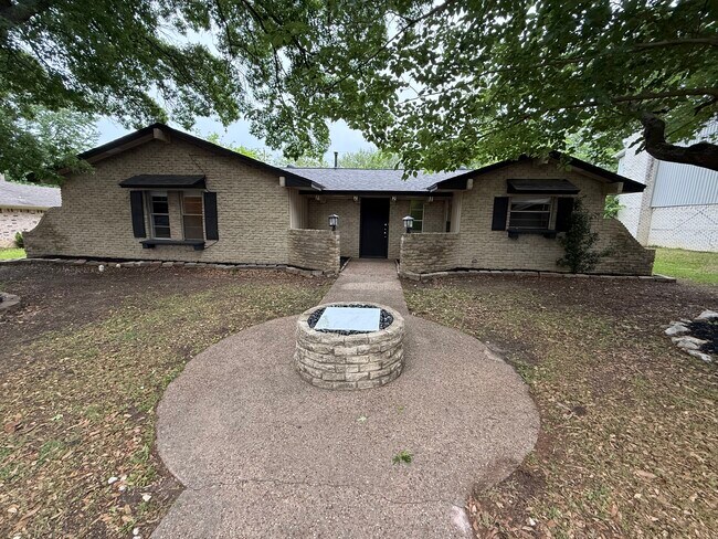 Building Photo - 1221 Holt Ave