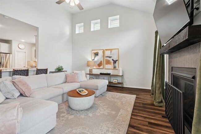 Building Photo - 112 Allora Pl