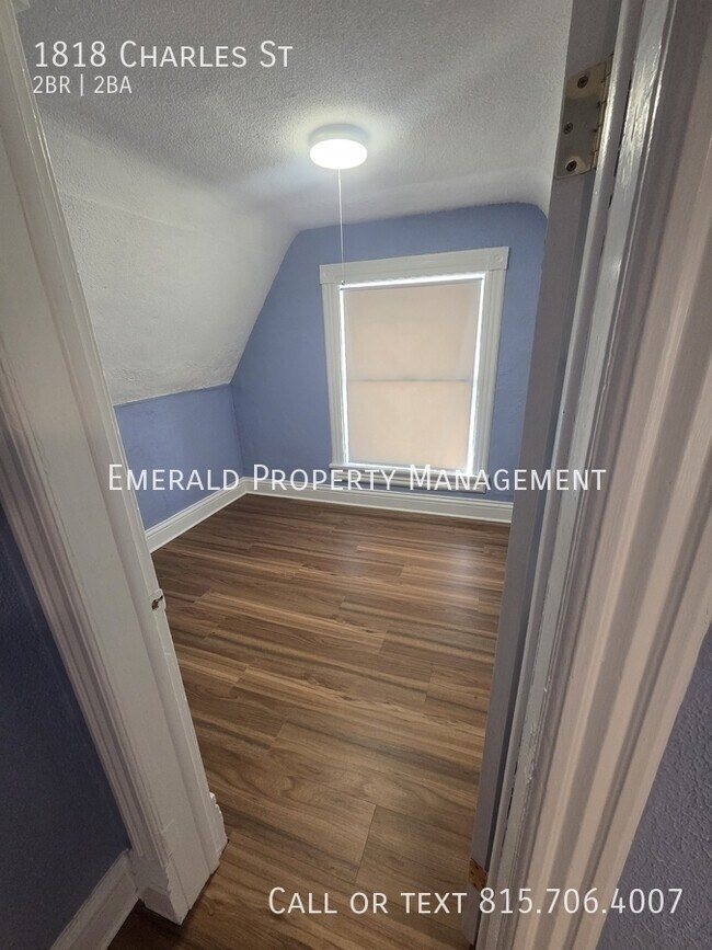 Building Photo - 1818 Charles St