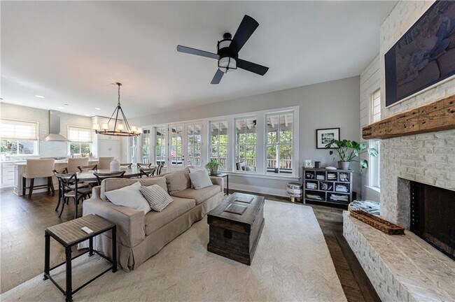 Building Photo - 1000 Loliver Ln