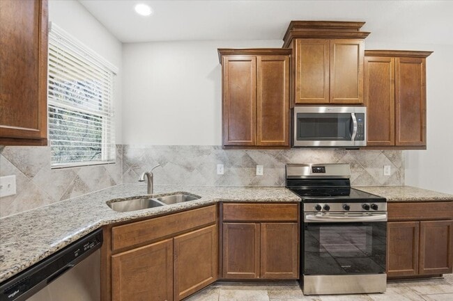 Building Photo - 3411 Country Club Blvd