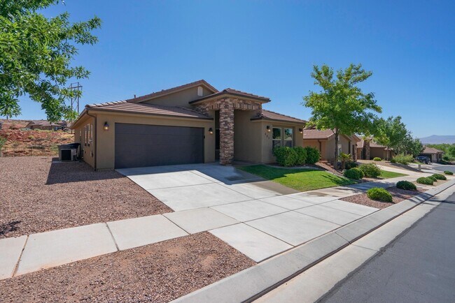Building Photo - 2031 East Colorado Drive