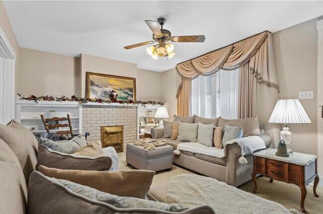 Building Photo - 2315 Los Angeles Ave