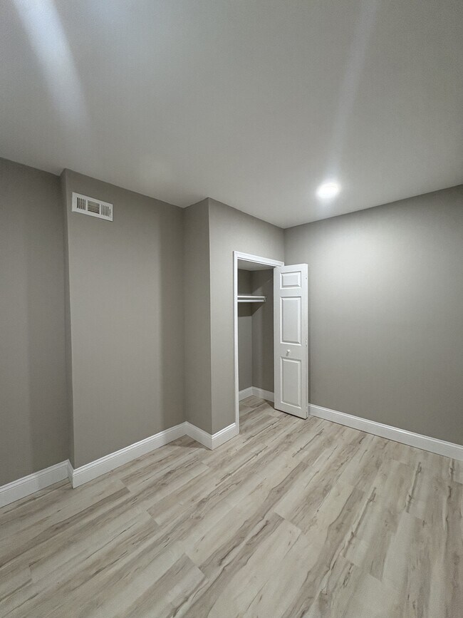 Building Photo - 2229 N Hancock St