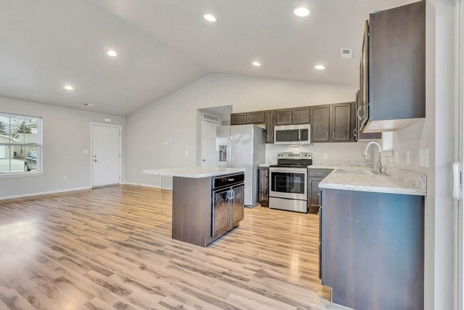 Building Photo - 5482 Summerland Drive