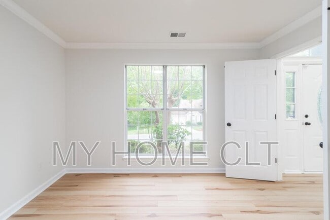 Building Photo - 8413 Woodford Bridge Dr